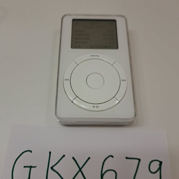 iPod Classic 1st Generation 10GB (+ New Extended Battery + Original Charger) #2 - Picture 2 of 16